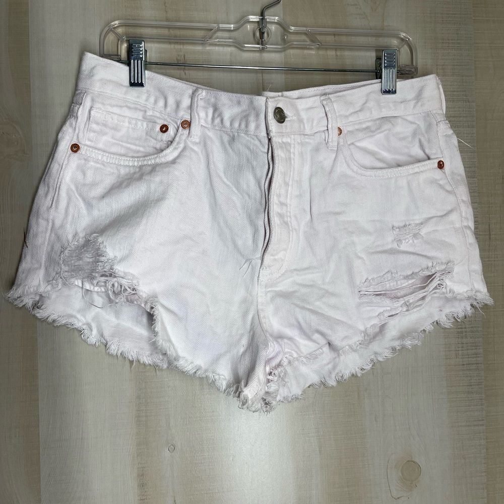 We the free white distressed button fly shorts, size 30‎